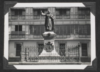 Statue in Plaza Santo Tomas