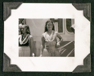 Hula dancers