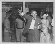 Mr. and Mrs. Cullen tour Frontier Fiesta