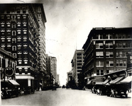800 block of Main Street facing north at Walker Avenue